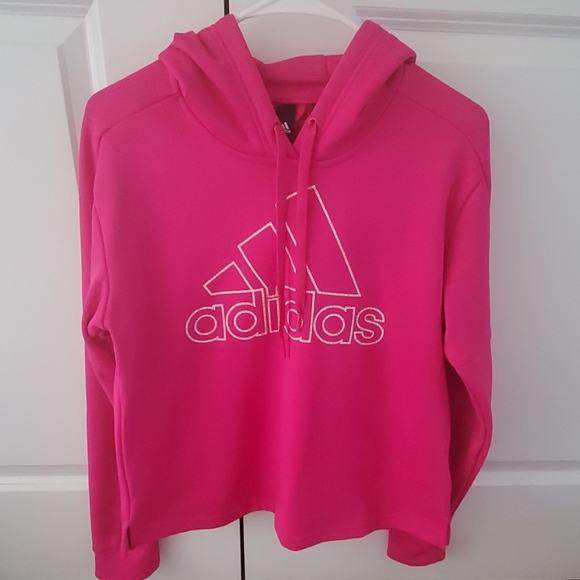 adidas Tops - ADIDAS sweatshirt🤩